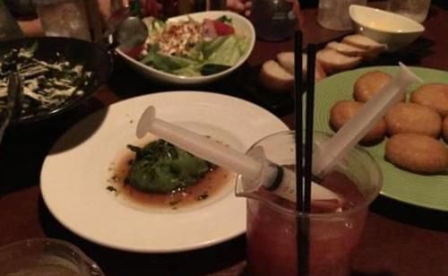 孩子|长大后自私没出息的孩子,吃饭时“臭毛病”太多,家长别不当回事