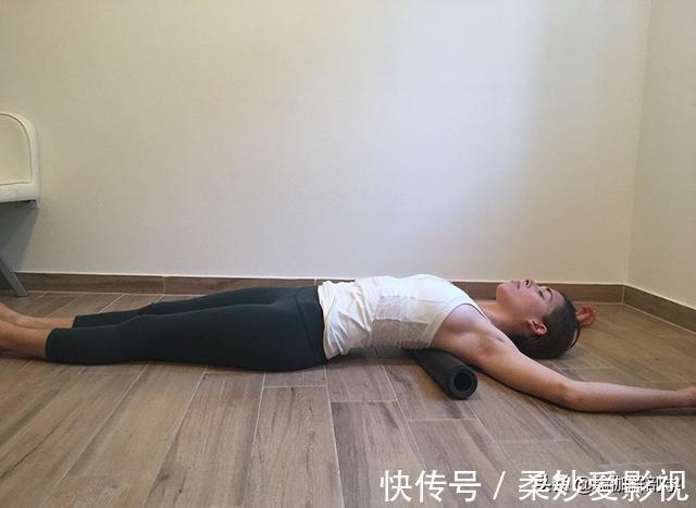 个体式|胸腔一开,气质自然来!7个瑜伽动作帮你打开胸腔,提升气质