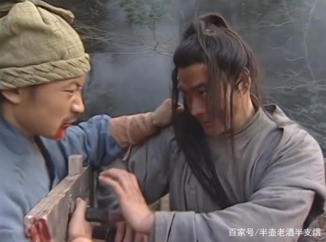 公孙胜!武松砍了卢俊义三刀之后一言不发掉头就走,是打不过还是瞧不起