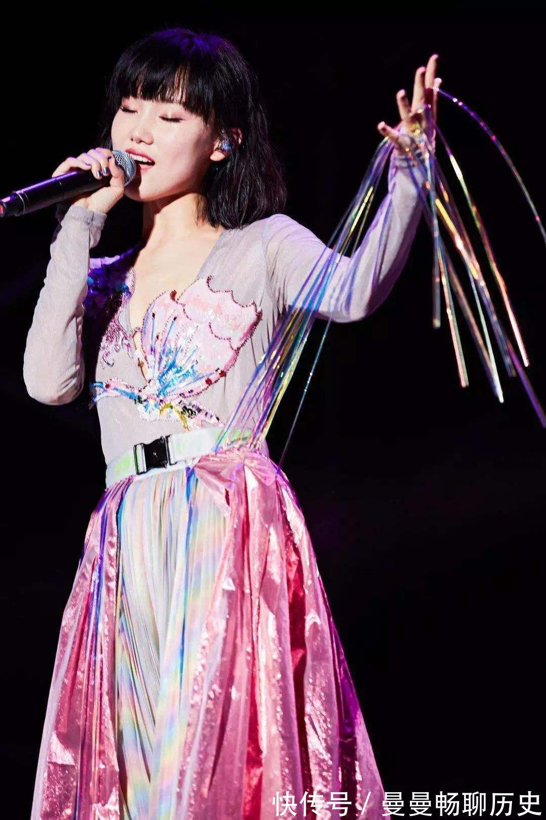 黃齡吐槽自己觀眾緣排名,你認(rèn)為她的表現(xiàn)如何?