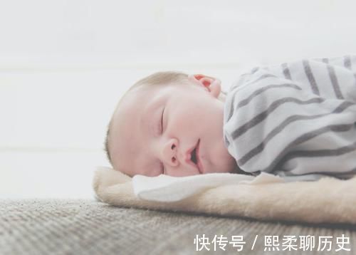 差别|娃已3岁,晚上还用纸尿裤?需要叫醒上厕所吗?叫与不叫差别很大