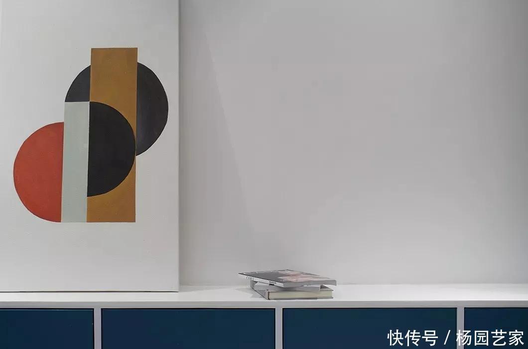 齐家栗子|89㎡现代轻奢风格新房装修，粉+蓝拼色背景墙惊艳！