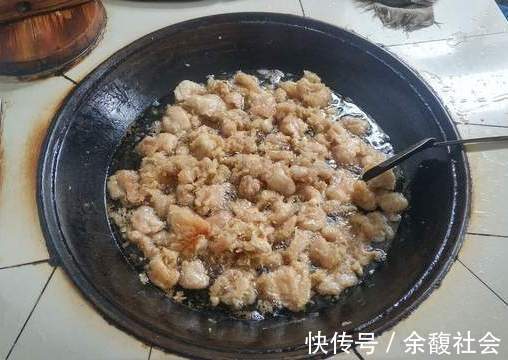 好吃|熬猪油有窍门,下锅前多做一步,又白又香没腥味,连油渣都好吃