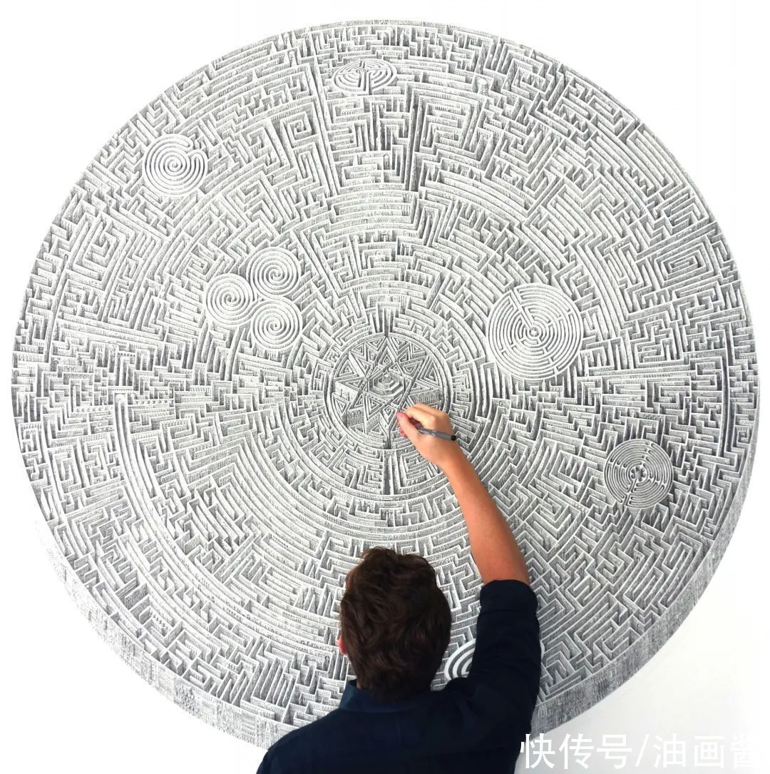 作品$这幅素描耗时1年半,画完后直接“封神”,网友:眼睛都看不过来