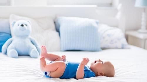 高鼻梁|不要对月子里新生儿做9件事,家长早知道早避坑,别影响娃的发育