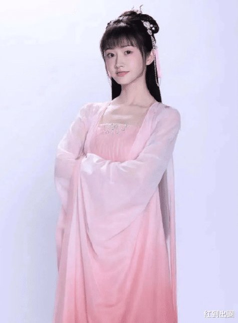 |3位女主相继辞演,杨紫方联合抵制,沦为笑话的成毅终于反击