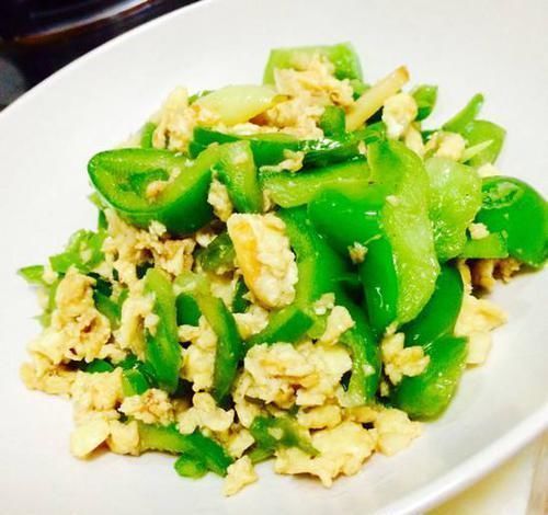 孩子爱玩手机,多吃“护眼菜”,护眼明目防近视,增强免疫长高个