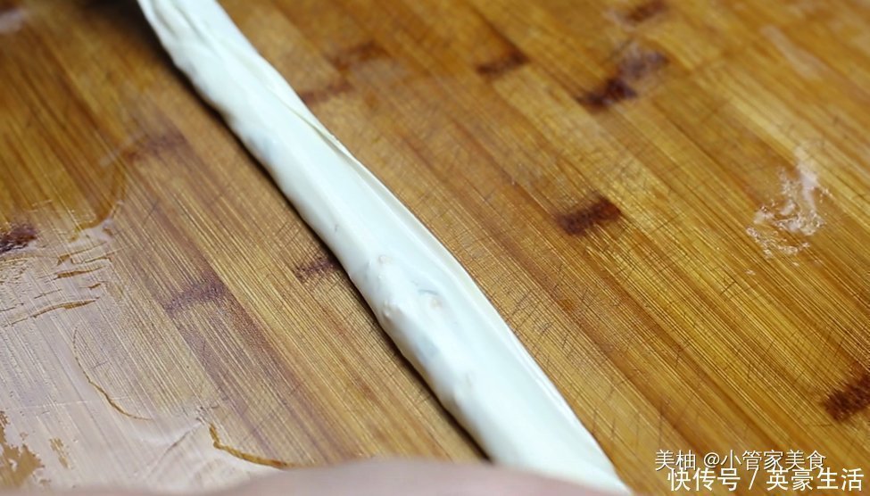 韭菜馅饼|韭菜馅饼学会这样做，不用发面省时省力又好吃，皮薄馅大凉了不硬