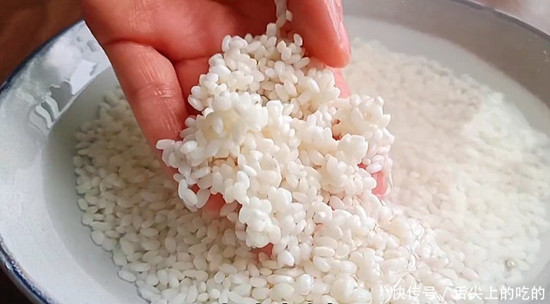 五花肉不要红烧啦,淋2个鸡蛋,你想不到的做法,每次上桌不够吃