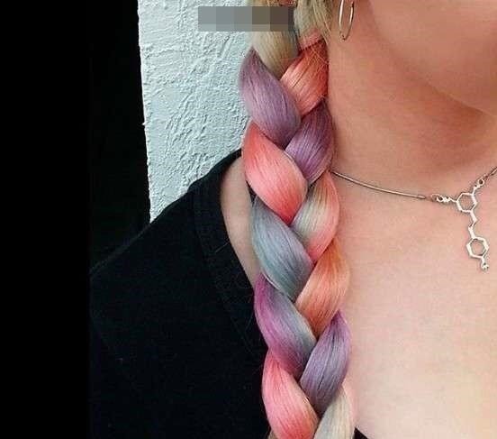 人生大事|她一辈子没剪过头发,一直染发,解开头发后居然变成了这样