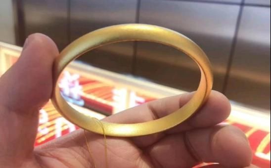 行家|多重的“黄金手镯”不易变形损坏,行家是这样揭秘的,涨知识