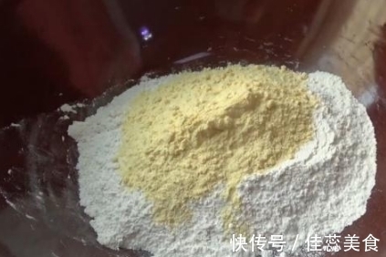 此营养早餐,最适合做给孩子吃,制作方法简单松软香甜比面包好吃