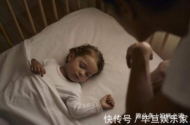 被子|90后宝妈趁孩子熟睡,出门“臭美”,回来后发现孩子永远闭上了眼