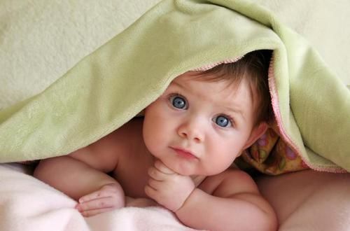 发育|宝宝出生后的“第一年”，有5个发育关键期，宝爸宝妈们别错过了