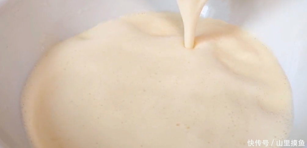 1碗大米打2鸡蛋，不熬粥不做饭，出锅松软鲜香，大人孩子都爱吃
