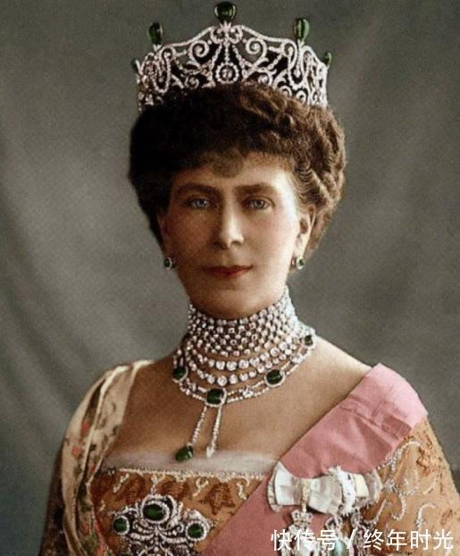 项链|玛丽王后厌恶儿媳,将28颗珍珠项链留给儿子,却依旧勒在她脖子上