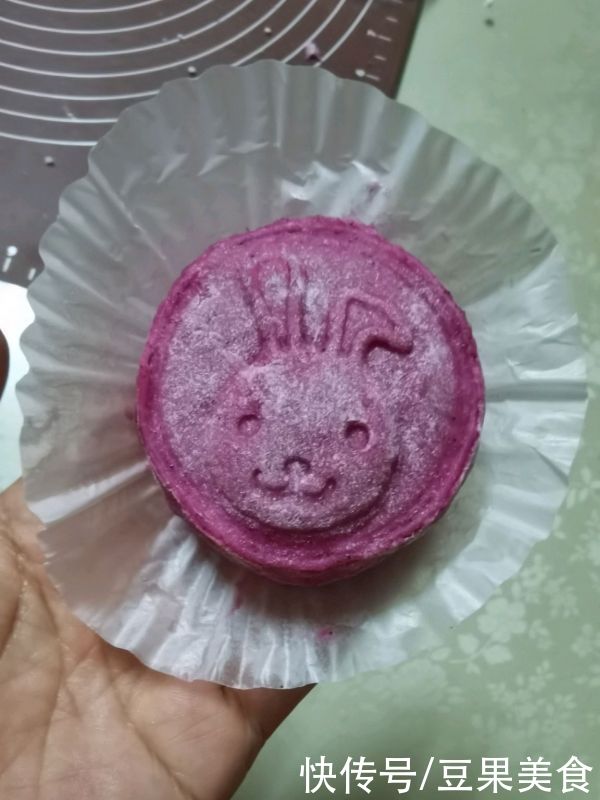 月饼|简单几步做好一盘丑丑的糯米糍月饼，快速搞定一餐饭