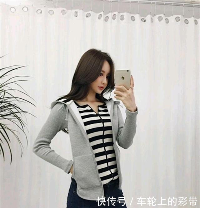 孙允珠|孙允珠丨斑马条纹层叠哑灰带帽运动衫