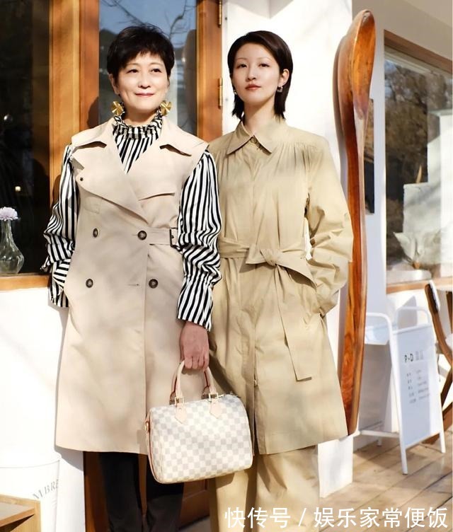 针织开衫 这才是五六十岁女人该有的打扮!她的减龄穿搭,优雅时髦又舒心!