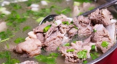 炖羊肉,调料不是越多越好!只加2样,羊肉软烂羊汤鲜美,没膻味