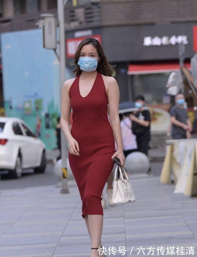 穿衣搭配|“骨架大”如何避免显壮?穿衣搭配讲究细节,充分利用宽胯的优势