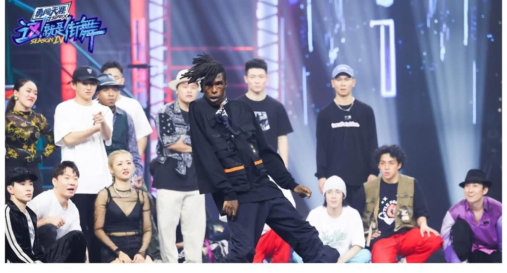 《天天向上》改版完成，只剩下汪涵一人，王一博、大张伟不再常驻