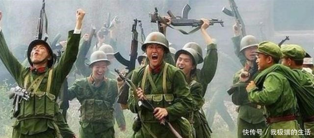 火球|老山收复战，喷火兵撞上越军，一道火龙喷出，越军立马变火球