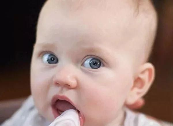 健康|宝宝出牙时间暗示健康状况，出牙晚不一定缺钙，父母越早知道越好