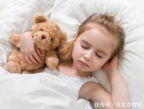 夫妻二人|哈佛研究：孩子的四种睡姿，暗示不同的性格，很多家长还不知道