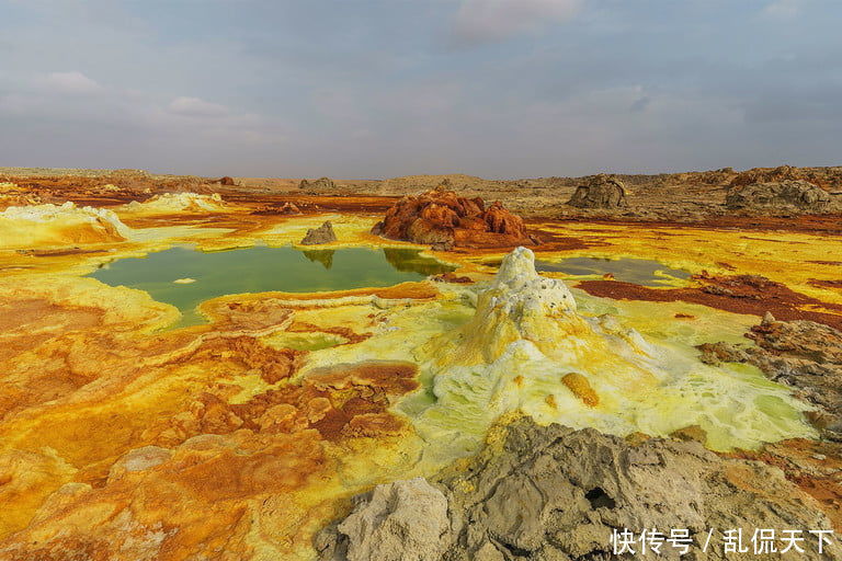 火焰山 地球上最热的10个地方,最热的地表温度能达到94度