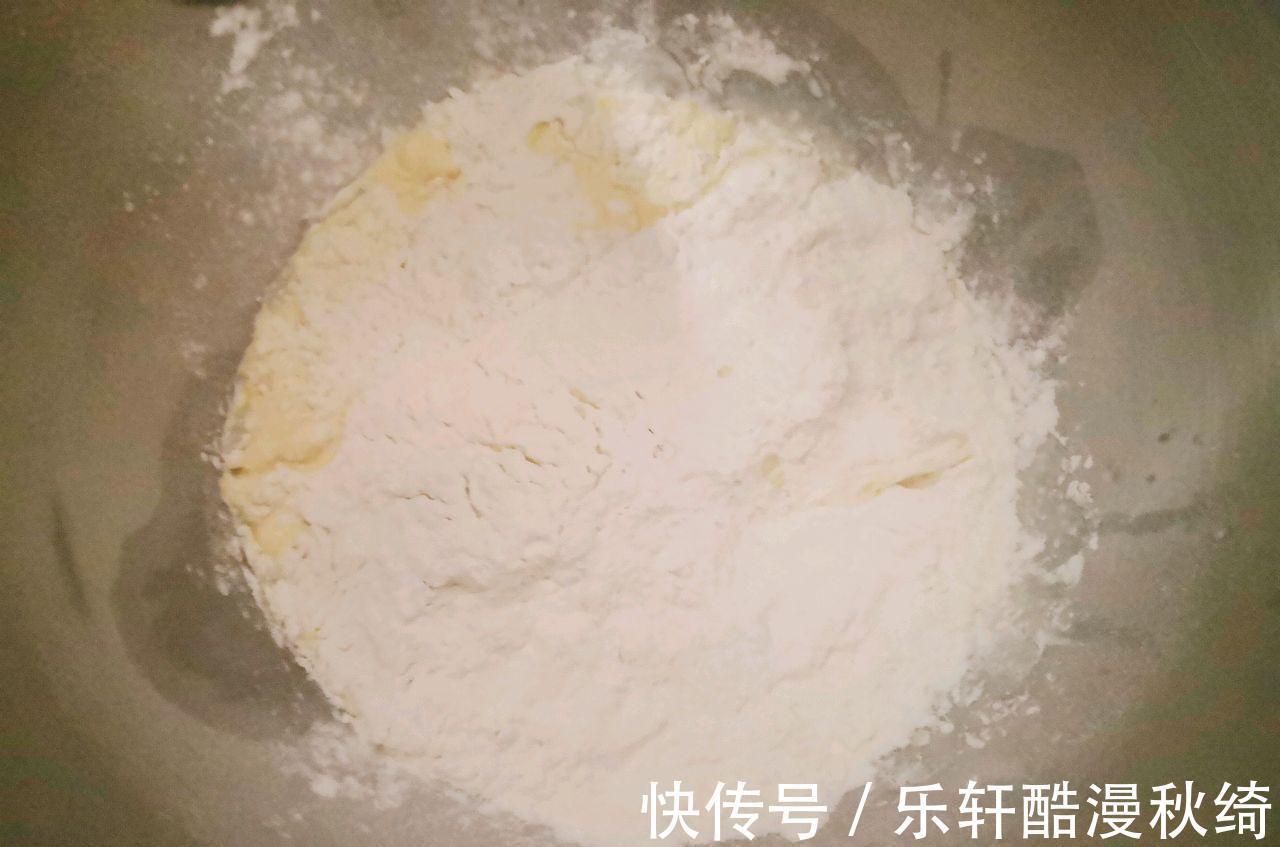 蜜红豆吐司|在家烤个蜜红豆吐司，香甜软糯，每一口都甜在心里