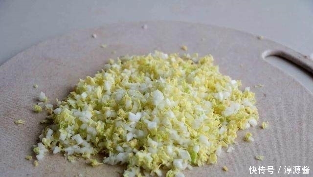 饺子|用土豆做了10个，一人吃了8个；营养超级全面，完爆任何一种吃法