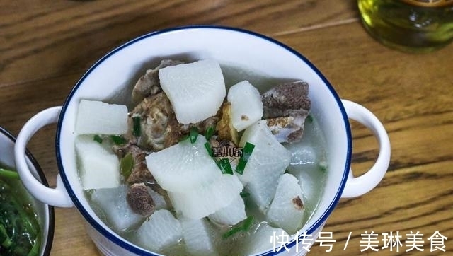 花40块钱做了4个家常菜,全家吃到打嗝,真划算!