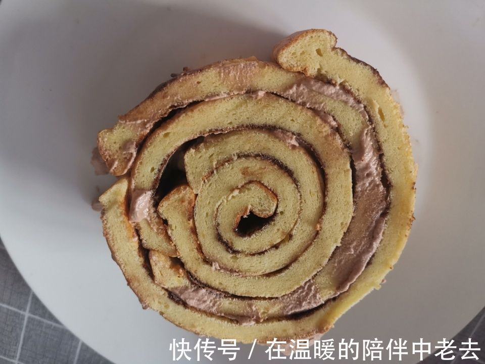 鸡蛋|4个鸡蛋2颗草莓做出圣诞节美食，简单易做好看，孩子高兴的直跳