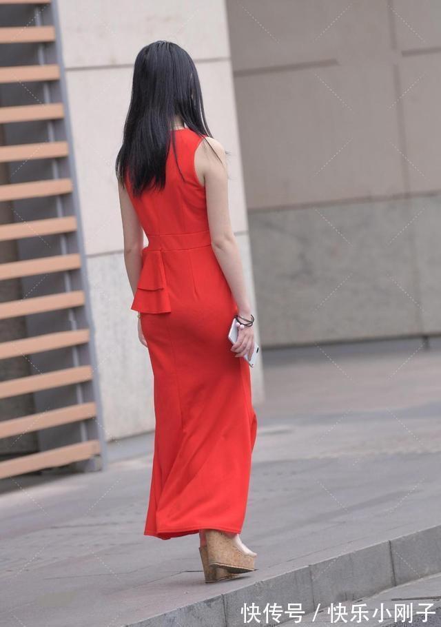 字裙 连衣裙的穿搭各具特色,青春风采尽情绽放,舒适又快乐