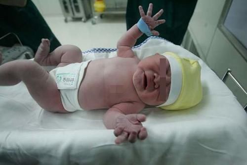 睡眠质量|“一月睡，二月哭，三月攒肚”，0-3个月的宝宝，该如何照顾？