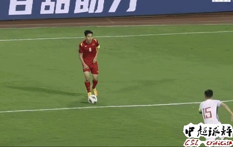 李霄鹏|李霄鹏今晚最大败笔:当红国脚今晚禁区内原地看球5秒被进球!