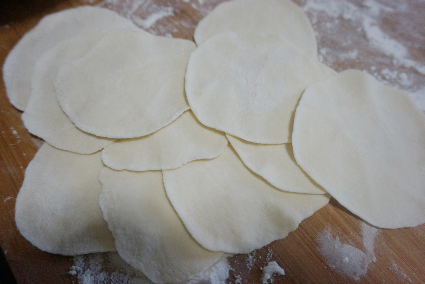 这个馅的饺子百吃不厌,我家每周都包一次,馅香味美,真好吃