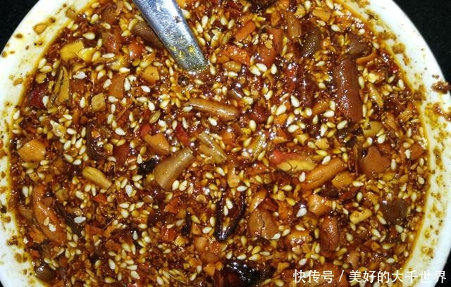 辣椒油好吃有诀窍,学会这个方法,比凉菜店的还好吃!