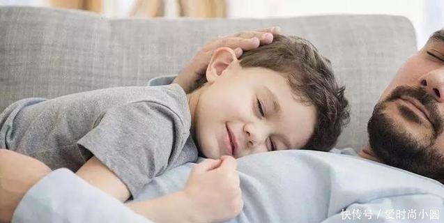 生长激素|自主入睡的孩子,和被父母哄睡的孩子有啥不同差距不仅在智商上