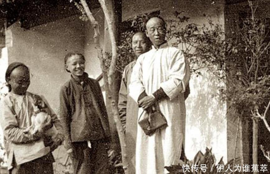 黄马褂|晚清社会面貌老照片穿黄马褂的大爷，长相酷似男明星的妇人！