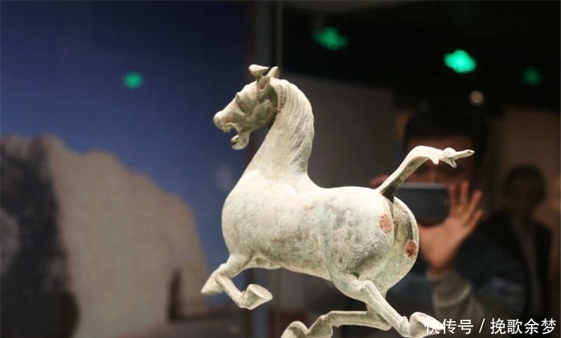 正面|国宝“马踏飞燕”隐藏了啥,为何很少拍正面照?专家:谁敢拍它?