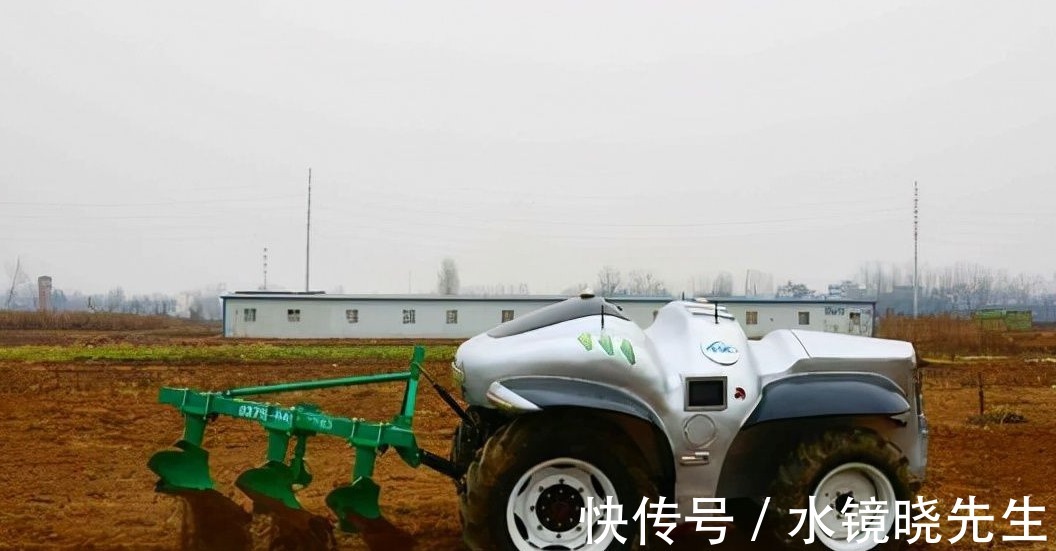 农业机械化|拖拉机也能无人驾驶?中国5G智能拖拉机问世,造型十分科幻