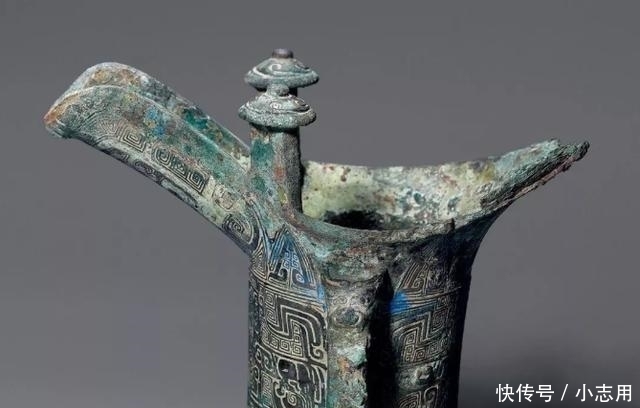 母猴|"1个杯子卖了2亿,2只猴子卖了3亿,这个瓶子卖了5亿,网友:值了"