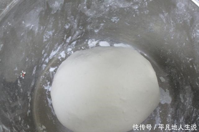 糯米粉这样做,比汤圆好吃多了,我家儿子连吃了5个才停嘴