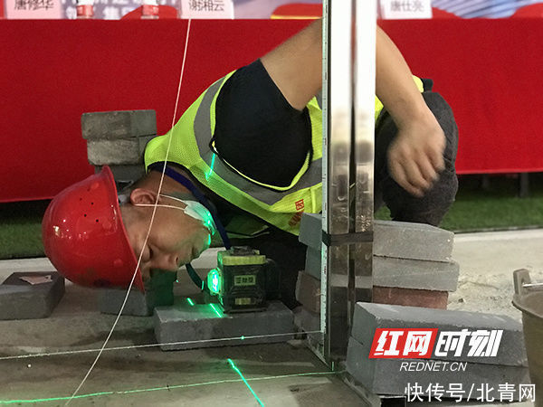 参赛选手|衡阳：砌筑工“大比武”，他们用砖在墙上写字、作画