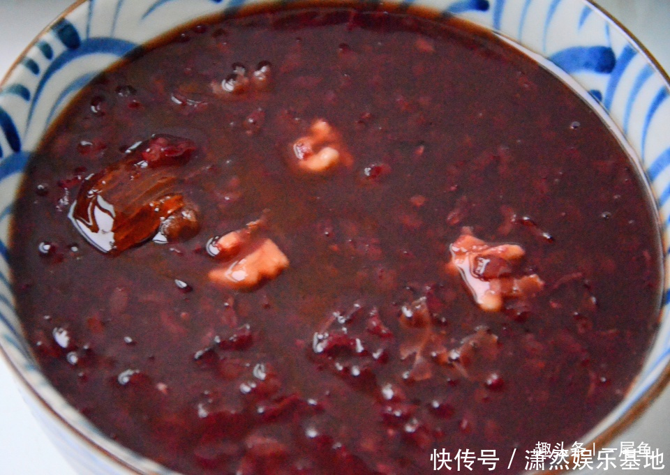 早上|天冷了,女人要常喝此粥,清甜香滑又浓稠,早上喝一碗胜过敷面