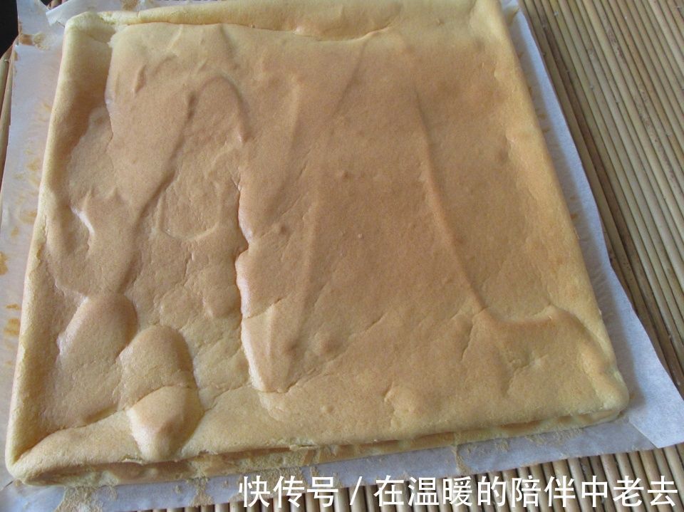 鸡蛋|4个鸡蛋2颗草莓做出圣诞节美食，简单易做好看，孩子高兴的直跳