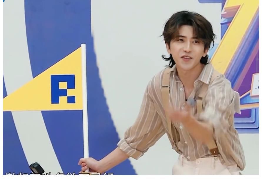 猎豹|小猎豹名号要易主了?蔡徐坤PK郑恺没悬念,黄旭熙动作慢放痞帅痞帅的