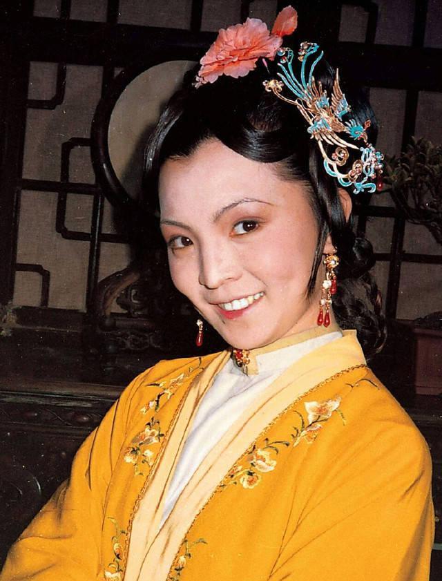 异类@红楼梦里的一个异类,出身名门却毫无教养,没有朋友,孤家寡人